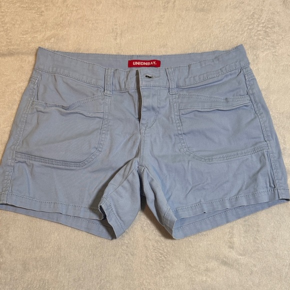 UNIONBAY Women's Light Blue Cargo Shorts - Picture 1 of 3